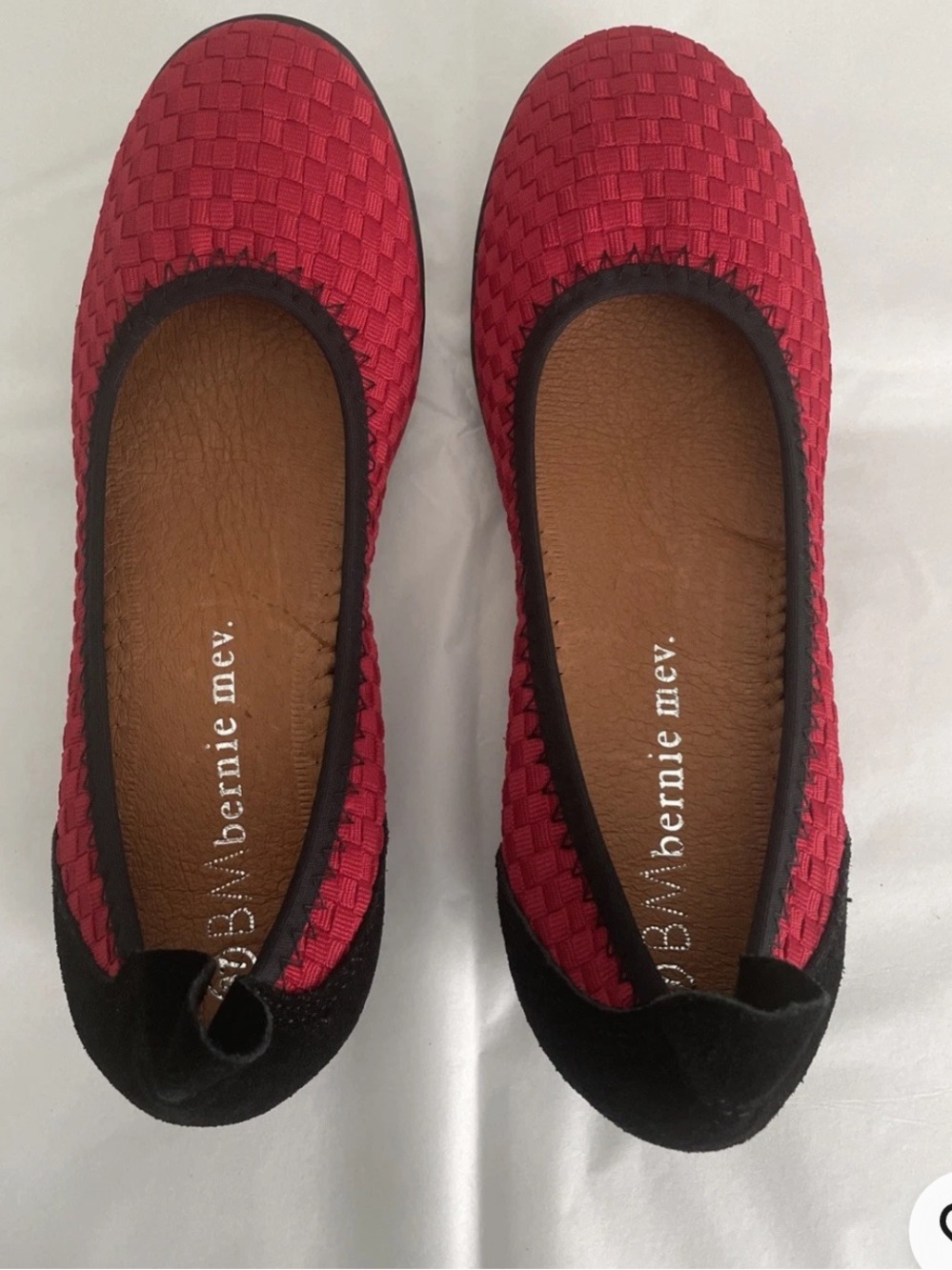 Bernie Mev Hazel Bella Me Black Red Slip On Woven Ballet Flats Size 7.5 / Eur 38